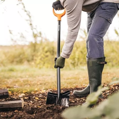 FISKARS Solid+ hegyes ásó (XL) - hosszított nyéllel