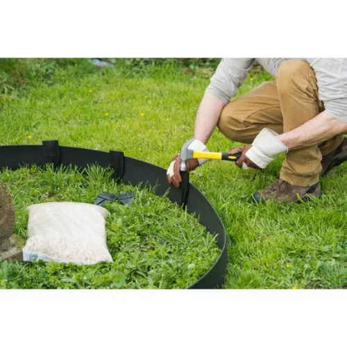 Gyepszegély szett fekete 9cmx15m vastagság 4,5mm +15db leszúró tüske