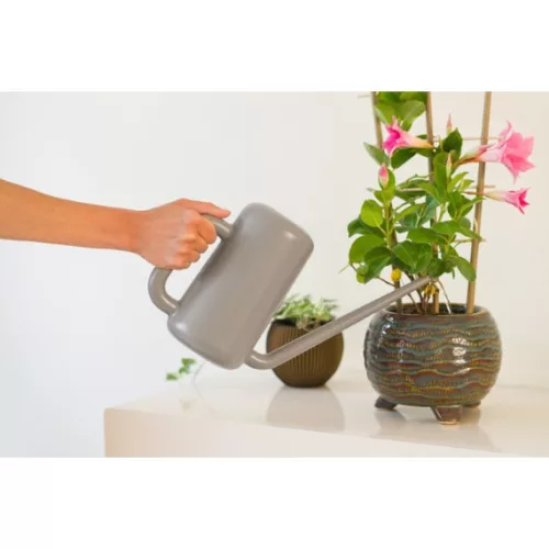 Öntözőkanna modern, szürke 1,8l, PE