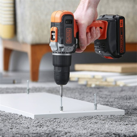 Black and Decker ÜTVEFÚRÓ-CSAVAROZÓ BCD003C1-QW