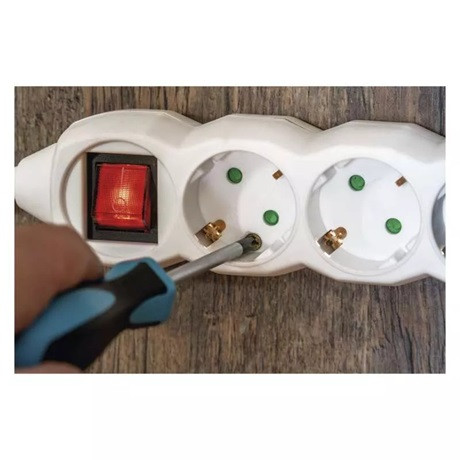 Emos HOSSZABBÍTÓ 3 M / 3 ALJZAT / KAPCSOLÓS / 1,5 MM2 P1323R