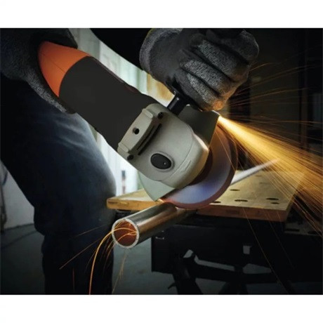 Black and Decker SAROKCSISZOLÓ KOFFERBEN 1200W KG1202-QS