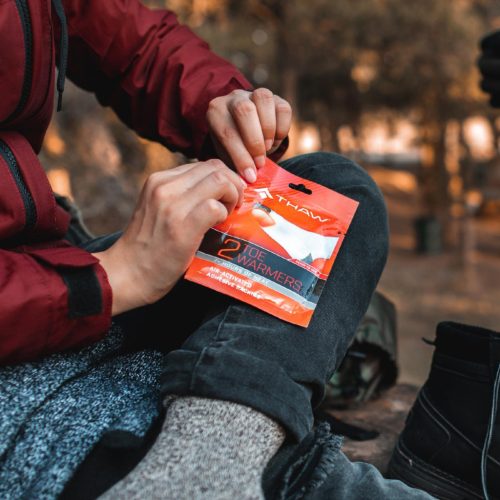 THAW THA-FOT-0004-G egyszer használható lábujjmelegítő betét, 2db/csomag, felbontás után aktiválódik, 7 órán át meleg, 57 °C-ig melegszik, 40 csomag/display